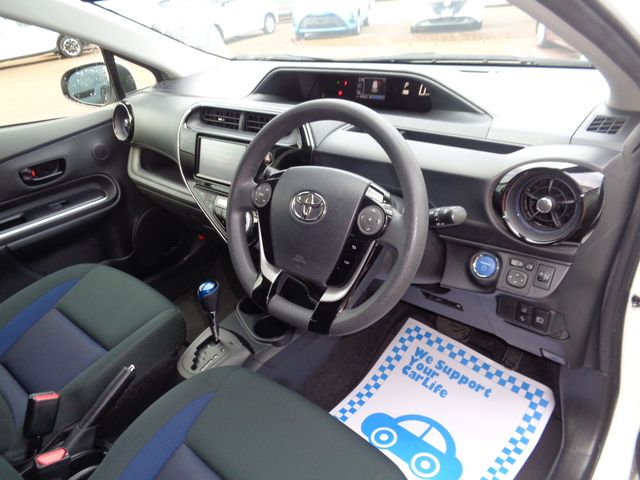 Toyota AQUA 2018-10 18406-1