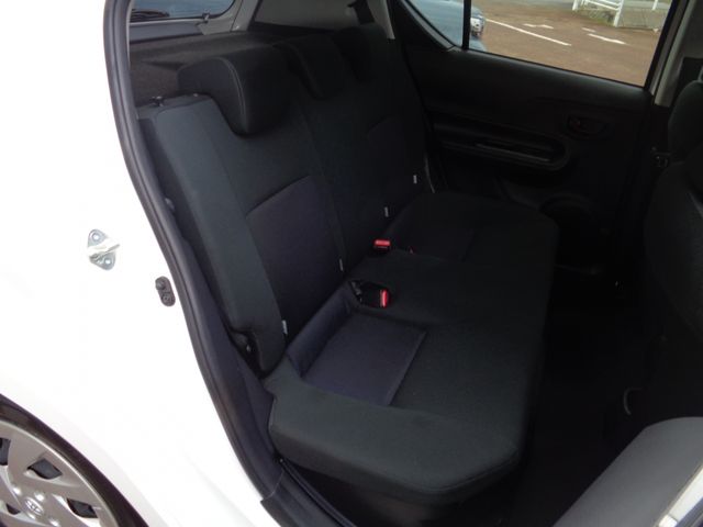 Toyota AQUA 2018-10 18406-9