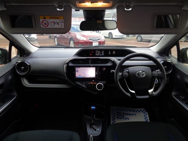 Toyota AQUA 2018-10 18406-11