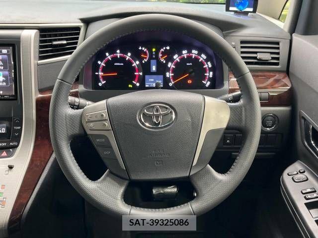 Toyota VELLFIRE 2012-08 380762-12