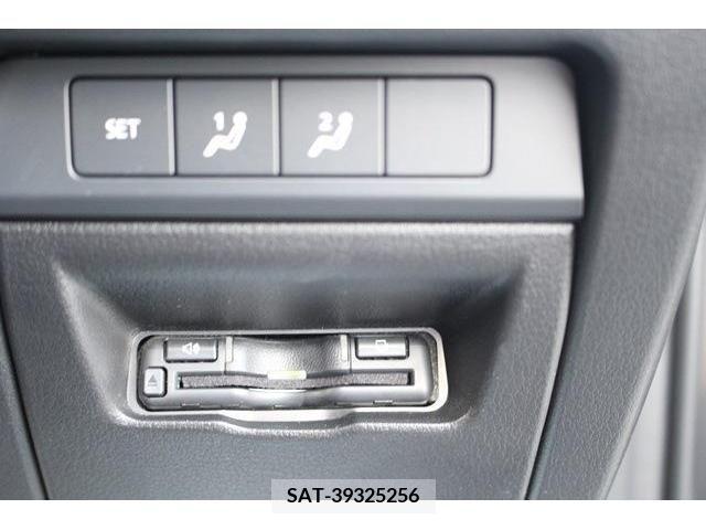Mazda MAZDA3 2021-06 301072-6