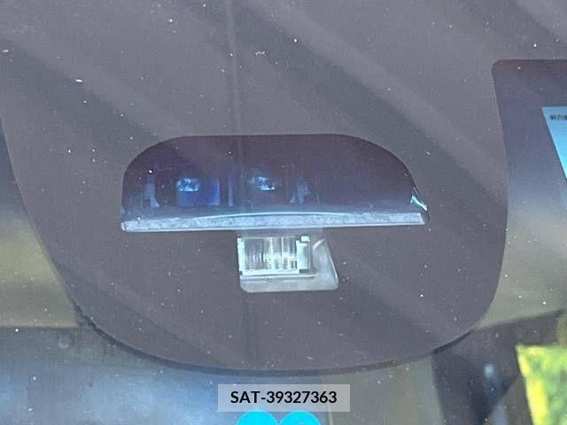 Honda N BOX CUSTOM 2017-06 215427-2