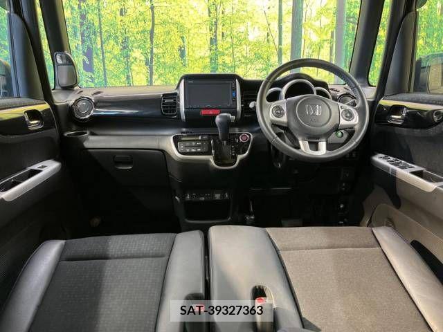 Honda N BOX CUSTOM 2017-06 215427-1