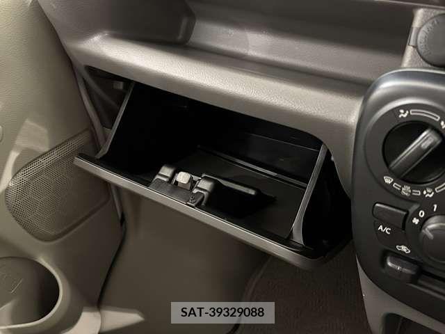 Suzuki EVERY 2018-03 268776-18