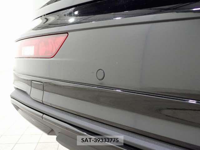 Audi Q5 2023-03 318008-18