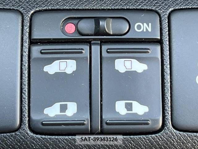 Honda e 2013-04 252946-4