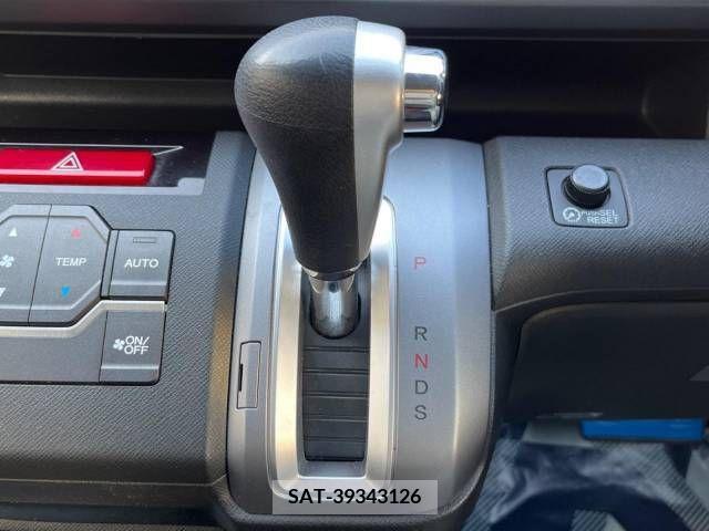 Honda e 2013-04 252946-17
