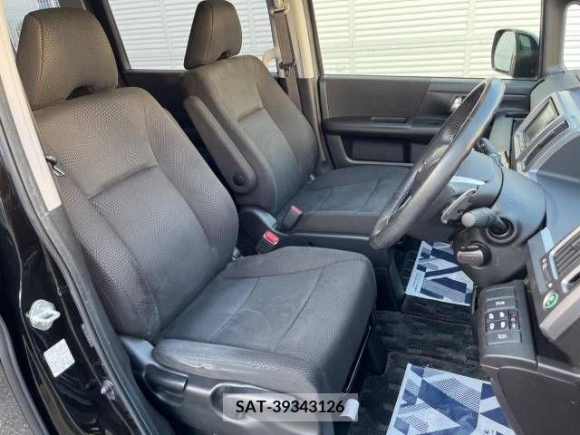 Honda e 2013-04 252946-7