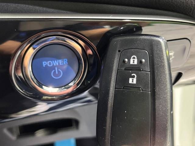 Toyota PRIUS 2019-07 5811-6