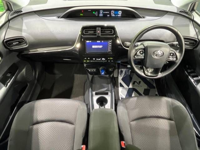 Toyota PRIUS 2019-07 5811-1