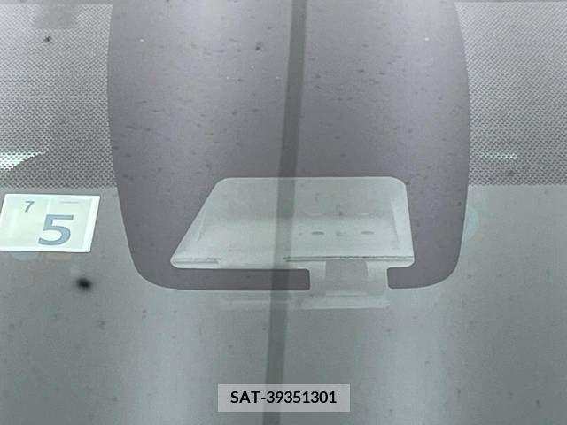 Toyota VOXY 2018-05 341535-2