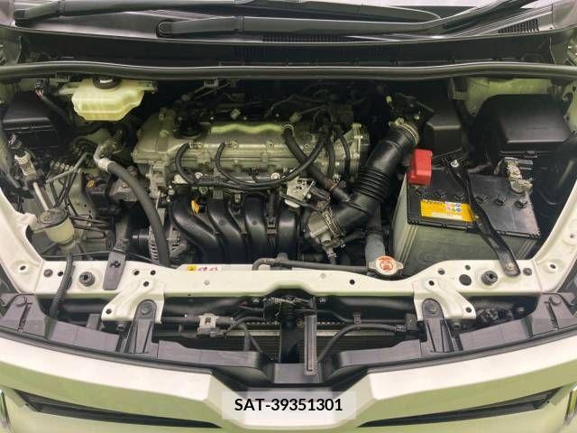 Toyota VOXY 2018-05 341535-18