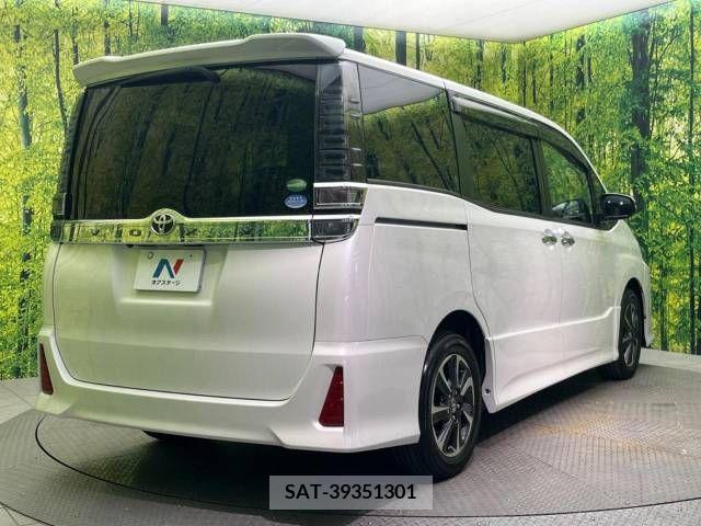 Toyota VOXY 2018-05 341535-17