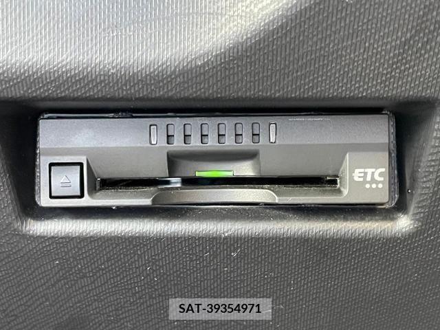 Toyota AQUA 2019-08 356156-12