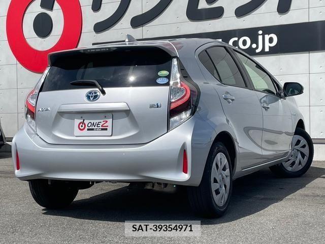 Toyota AQUA 2019-08 356156-2