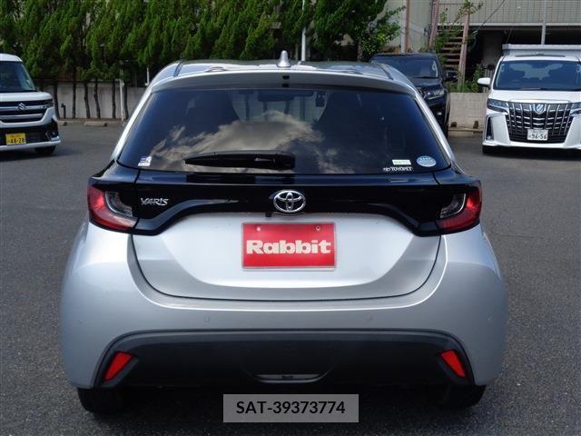 Toyota YARIS 2020-04 347570-12