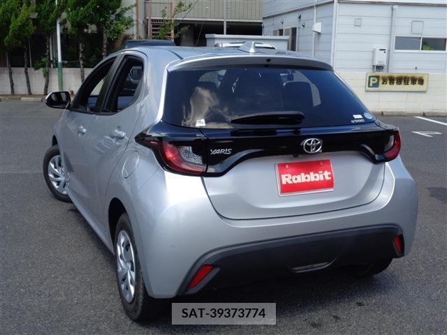 Toyota YARIS 2020-04 347570-11
