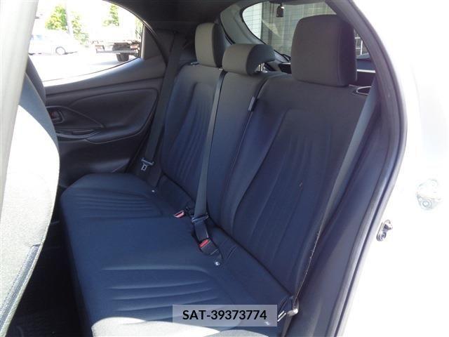 Toyota YARIS 2020-04 347570-26