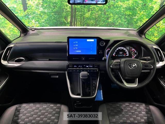 Toyota VOXY 2023-04 222472-1