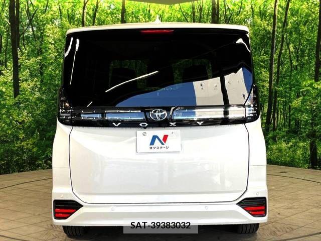Toyota VOXY 2023-04 222472-16
