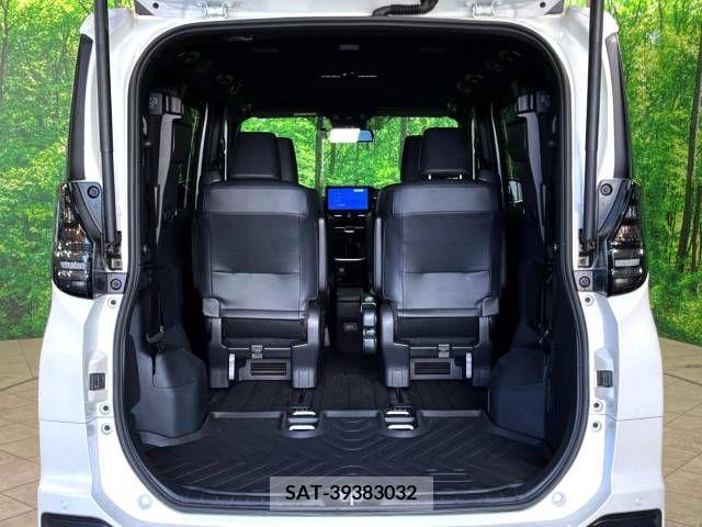 Toyota VOXY 2023-04 222472-14