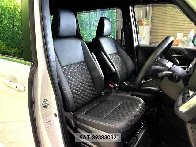 Toyota VOXY 2023-04 222472-11