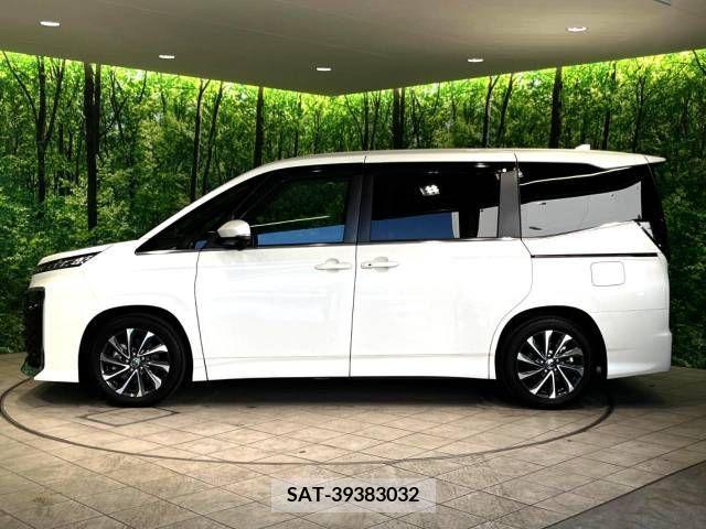 Toyota VOXY 2023-04 222472-17