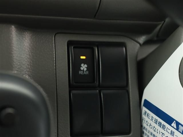 Mazda SCRUM VAN 2022-10 7436-7