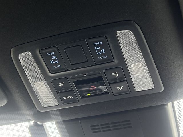 Toyota VOXY 2022-10 4482-13