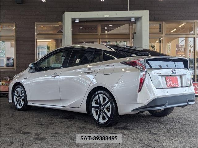 Toyota PRIUS 2016-04 378241-3