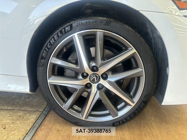 Lexus GS 2016-08 300151-11