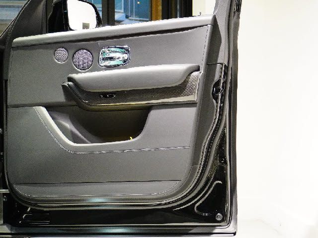 ROLLS-ROYCE CULLINAN 2021-09 181243-25