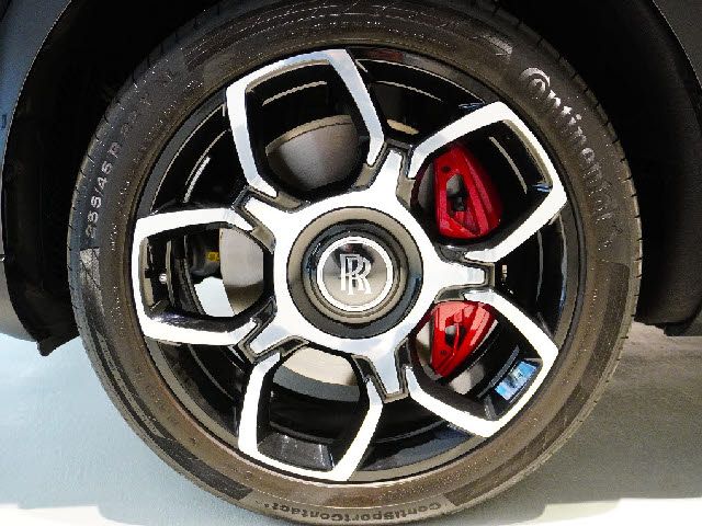 ROLLS-ROYCE CULLINAN 2021-09 181243-13