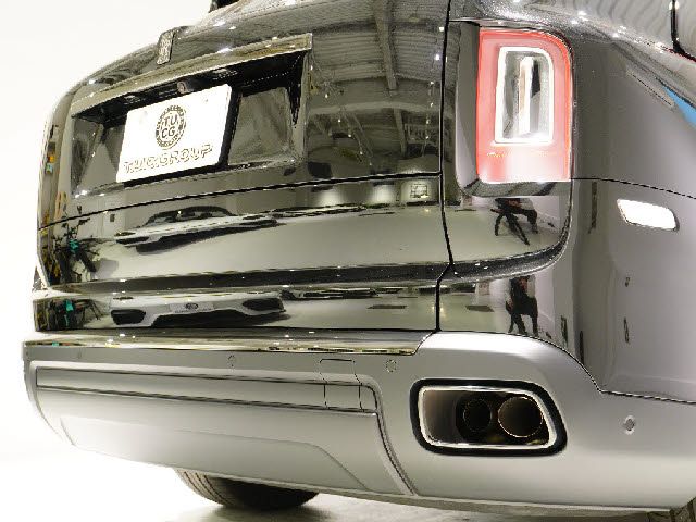 ROLLS-ROYCE CULLINAN 2021-09 181243-18