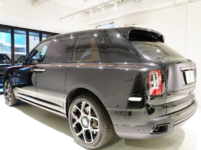 ROLLS-ROYCE CULLINAN 2021-09 181243-17
