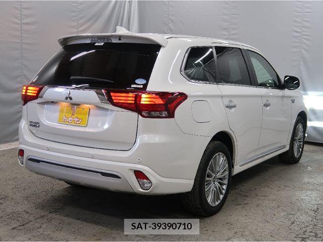 Mitsubishi OUTLANDER PHEV 2019-03 215642-1