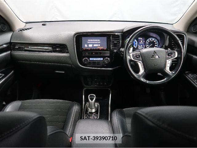 Mitsubishi OUTLANDER PHEV 2019-03 215642-2