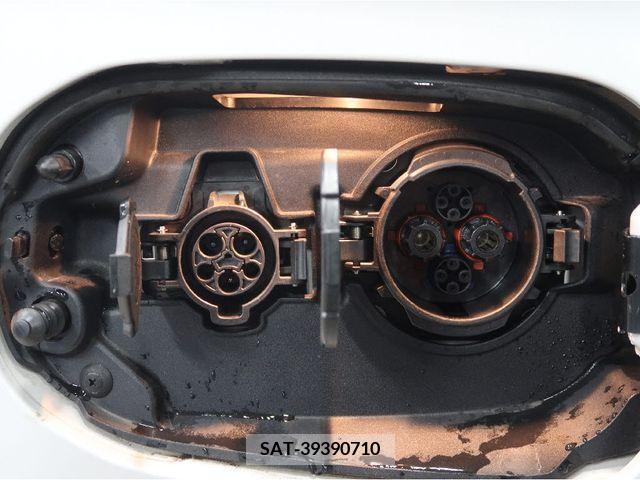 Mitsubishi OUTLANDER PHEV 2019-03 215642-14