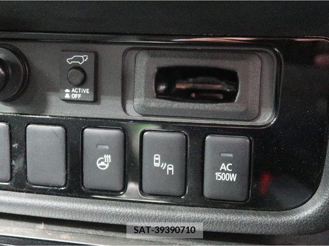Mitsubishi OUTLANDER PHEV 2019-03 215642-15