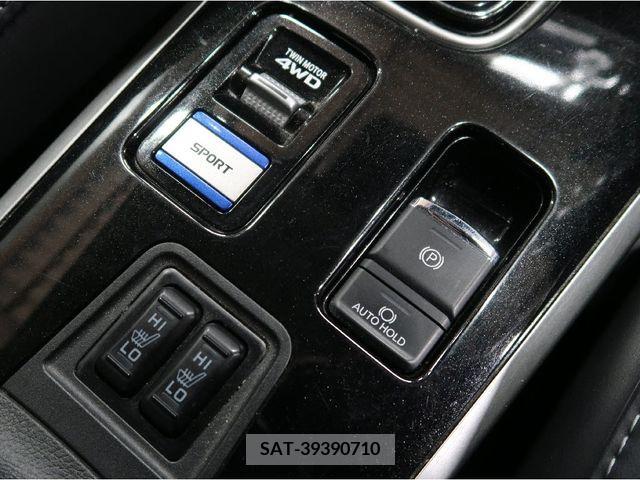 Mitsubishi OUTLANDER PHEV 2019-03 215642-16