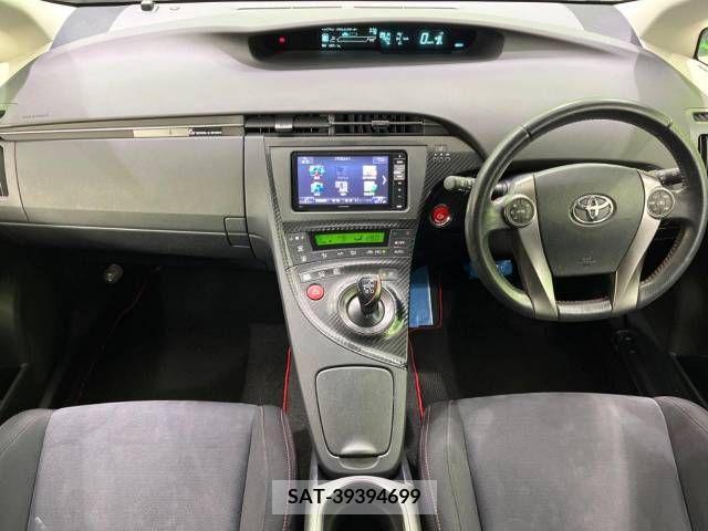 Toyota PRIUS 2014-09 218232-1
