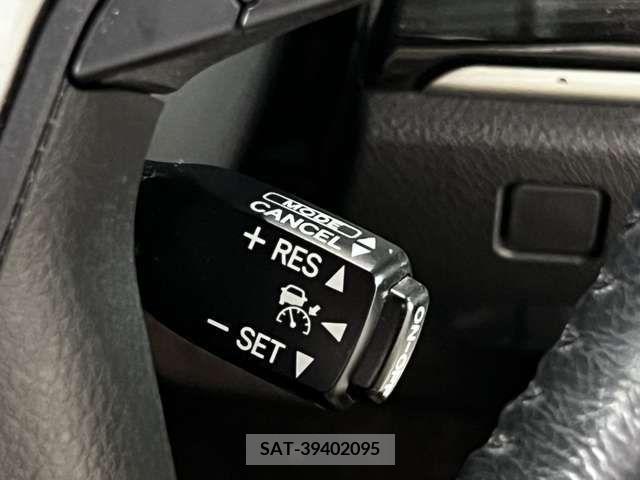 Toyota CROWN SEDAN 2016-05 330928-17