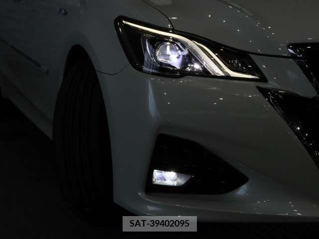 Toyota CROWN SEDAN 2016-05 330928-13