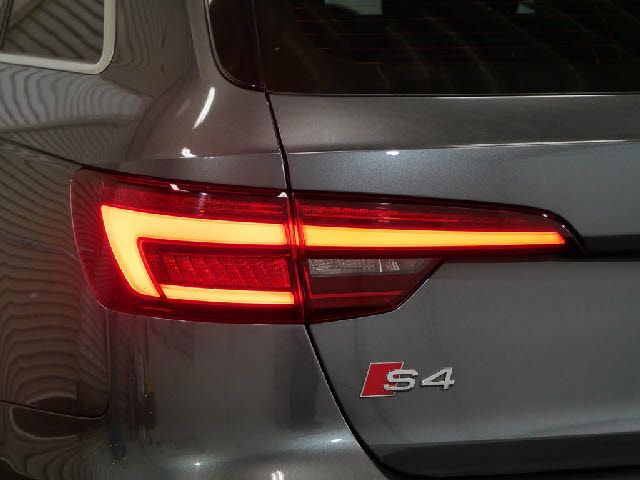 Audi S4 2017-09 18694-13