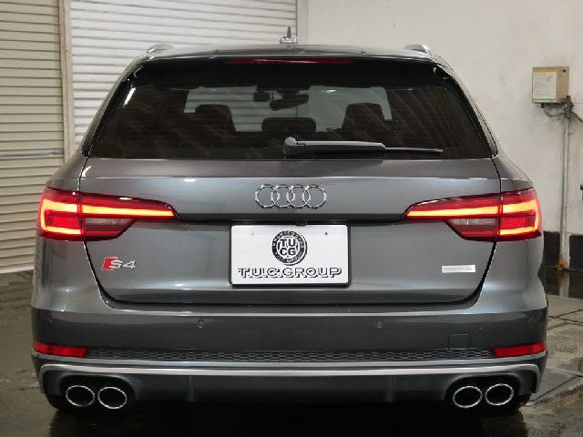 Audi S4 2017-09 18694-11