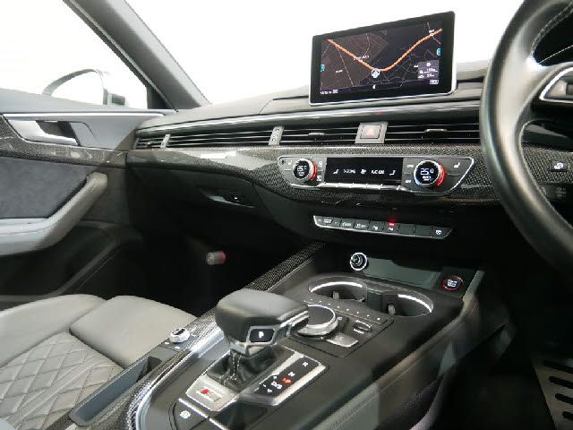 Audi S4 2017-09 18694-18