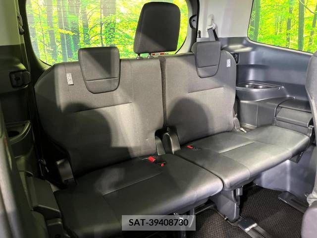 Toyota NOAH 2023-04 208123-10