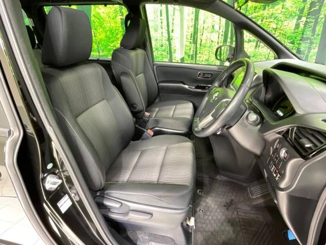 Toyota VOXY 2017-09 27578-8