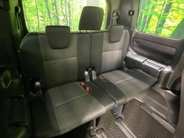 Toyota VOXY 2017-09 27578-10