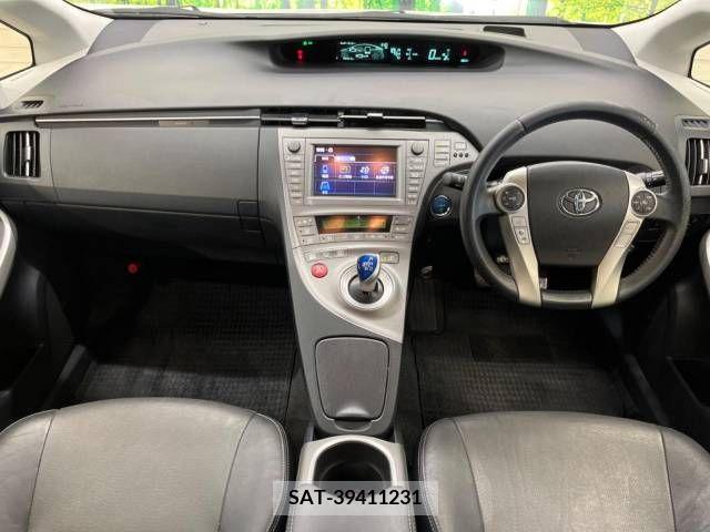 Toyota PRIUS 2013-07 380744-1